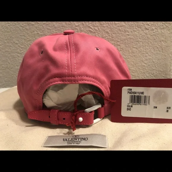 Grand NEE Valentino Garavani VLTN Logo Cap Pink is available  display picture 1